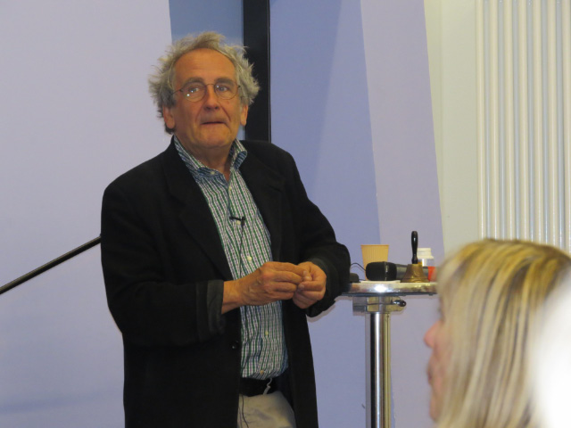 Stellvertretend für viele wirklich tolle Veranstaltungen der "Twinsisters" Daniela und Jeanette Böhm hier ein Foto vom berühmten Reinhard Kahl, als er in Magdeburg/Barleben war und Teil 2 der Treibhäuser... vorstellte